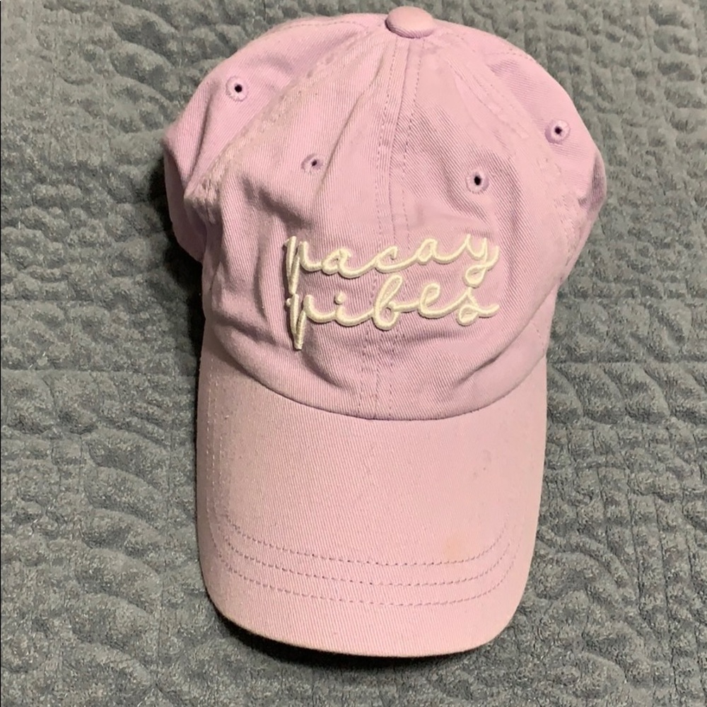 American Eagle “Vacay Vibes” hat